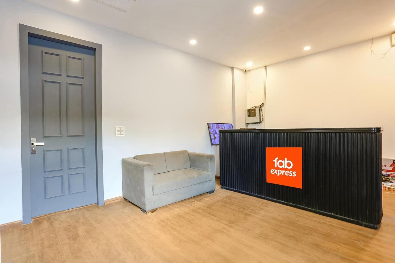 ホテル Fabexpress D2 Paschim Vihar デリー エクステリア 写真